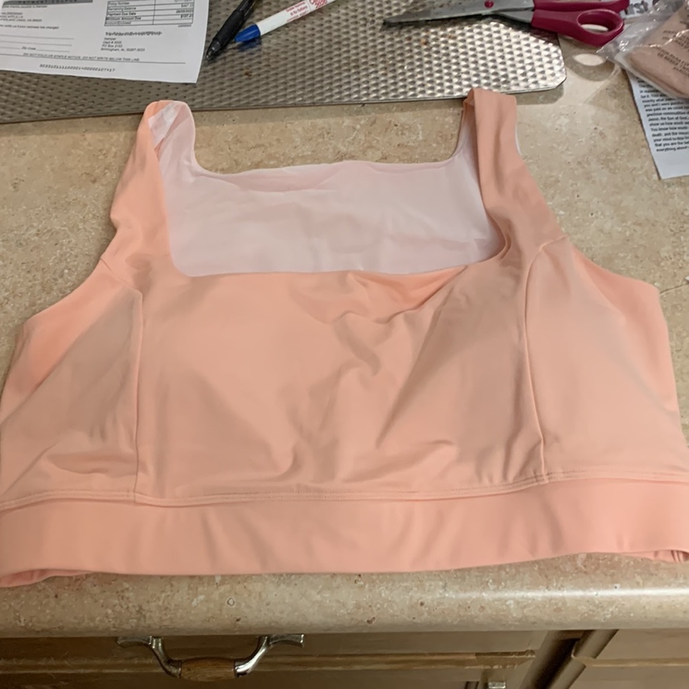 AMAZON NWT 2XL Womens Peach Yoga Top!